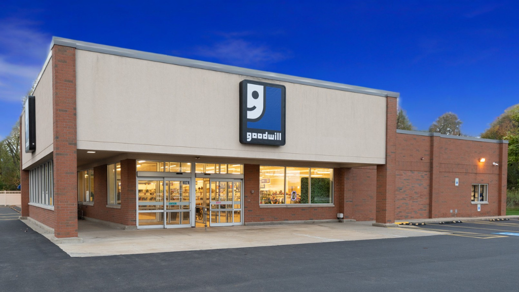 Goodwill Streetsboro retail storefront