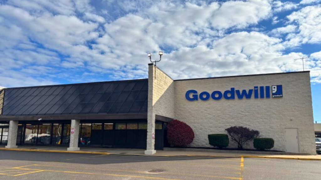 Goodwill Wadsworth retail storefront